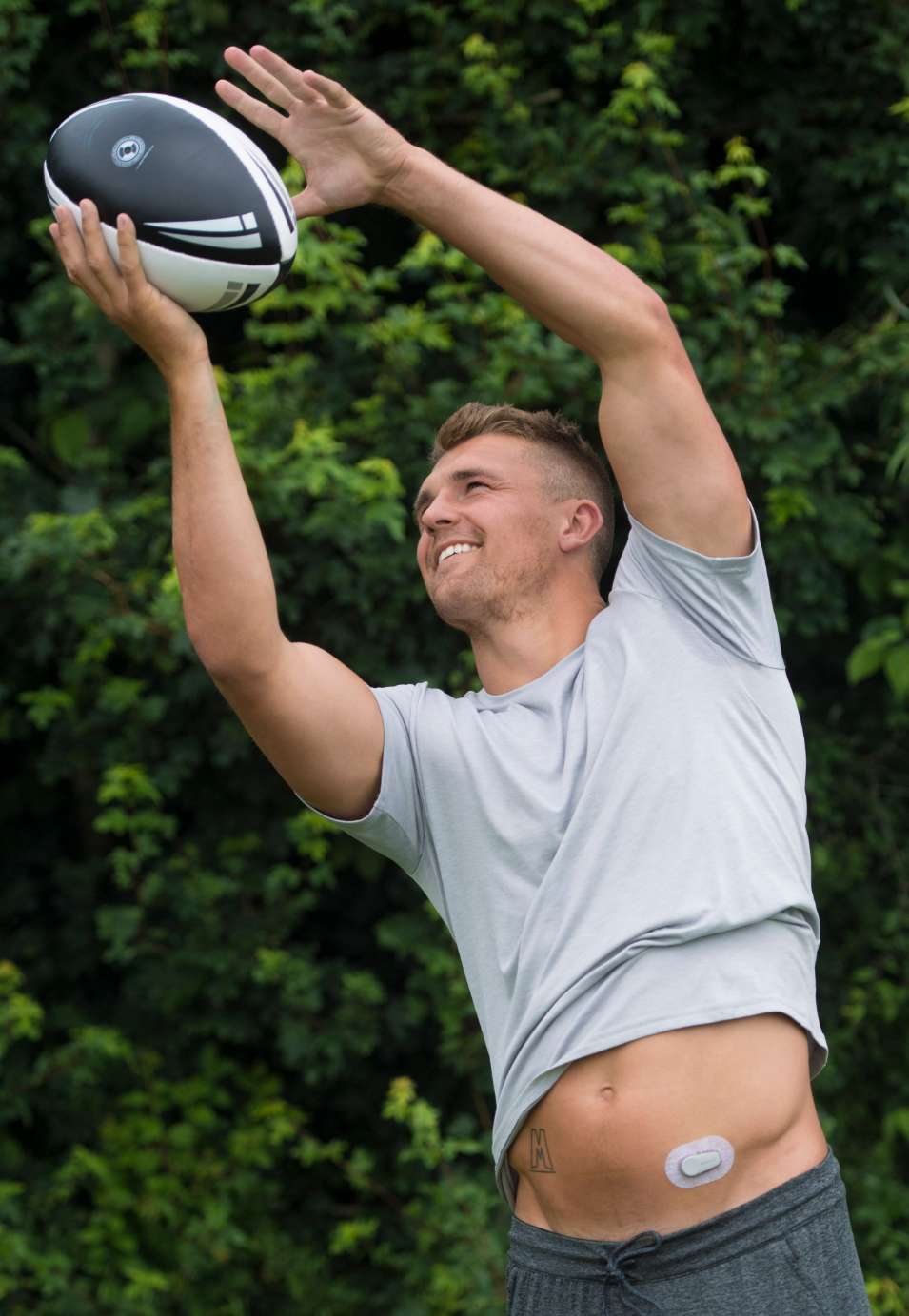 Henry Slade, England rugby player wearing a Dexcom device